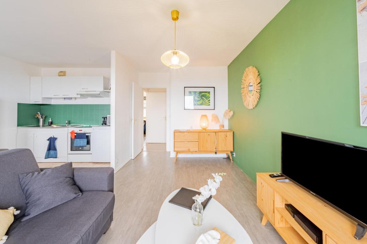 Appart'Hotel Versailles Saint Cyr L'Ecole - Gare Sncf A 100M Et Parking Prive Eksteriør billede